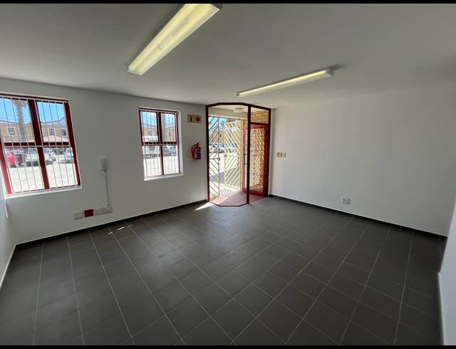 330M² WAREHOUSE TO LET IN KILLARNEY GARDENS